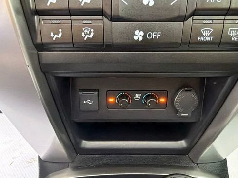 Used 2021 Toyota 4Runner Limited AWD/4WD image 28