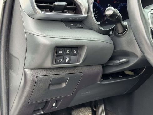 Used 2023 Toyota Highlander Platinum AWD/4WD image 10