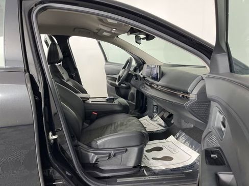 Used 2024 Nissan Ariya AWD image 40