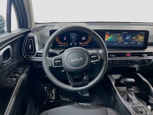 Certified 2025 Kia Sorento LX FWD image 21