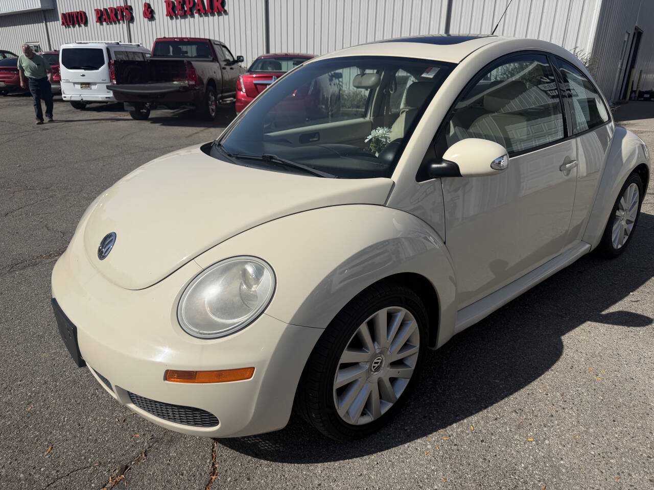 Used 2008 Volkswagen Beetle S FWD image 1