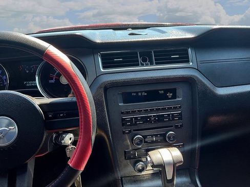 Used 2010 Ford Mustang Coupe RWD image 9