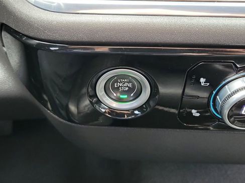 Used 2024 GMC Sierra 1500 SLT image 31