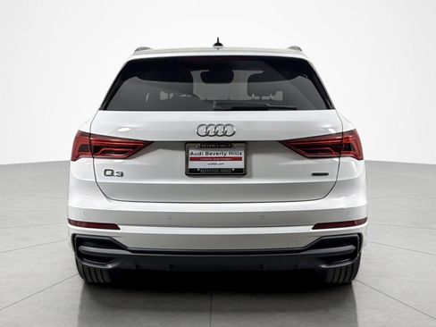 Used 2023 Audi Q3 2.0T Premium w/ Convenience Package image 4