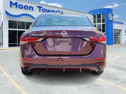 Used 2025 Nissan Sentra SV FWD image 5