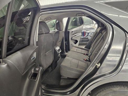 Used 2018 Chevrolet Equinox LT image 32