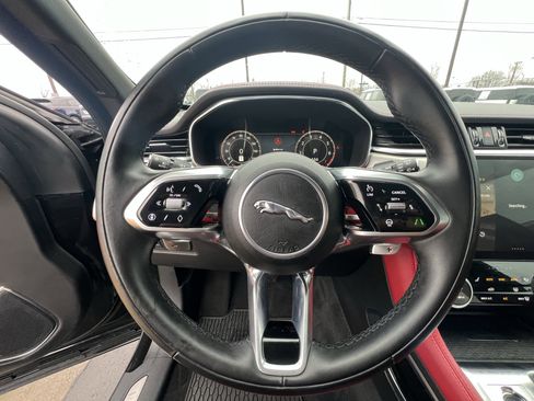 Certified 2025 Jaguar F-PACE R-Dynamic S image 20