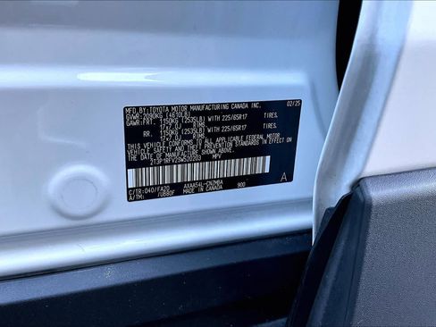 Certified 2025 Toyota RAV4 XLE AWD/4WD image 34