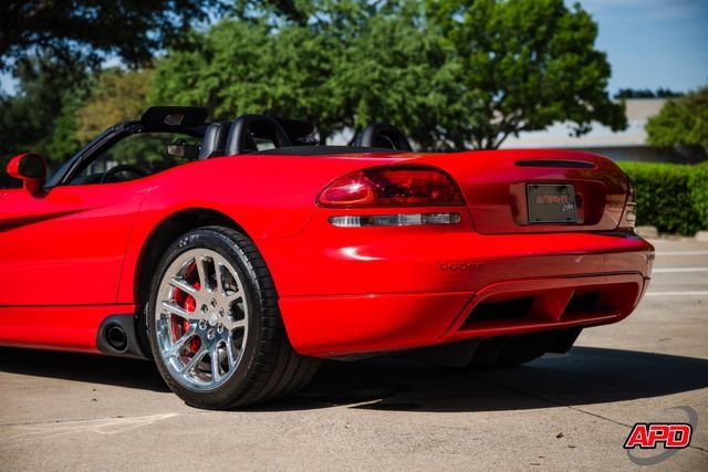 Used 2004 Dodge Viper SRT-10 RWD image 50