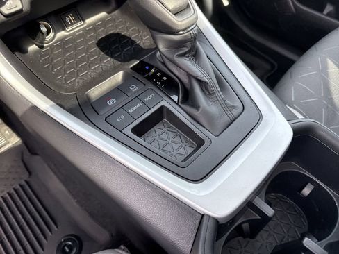 Used 2025 Toyota RAV4 XLE w/ Convenience Package image 30