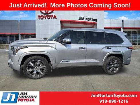 Used 2023 Toyota Sequoia Capstone AWD/4WD image 5