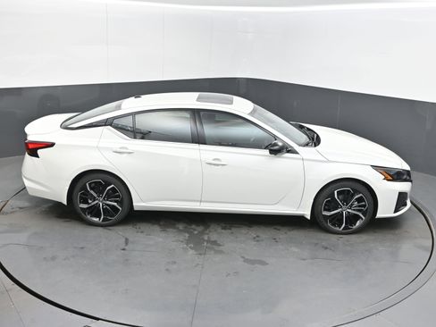 New 2026 Nissan Altima 2.5 SR FWD image 39