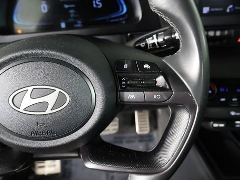Used 2025 Hyundai Elantra Sport FWD image 38
