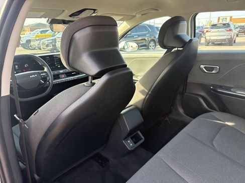 Used 2025 Kia K4 FWD image 27