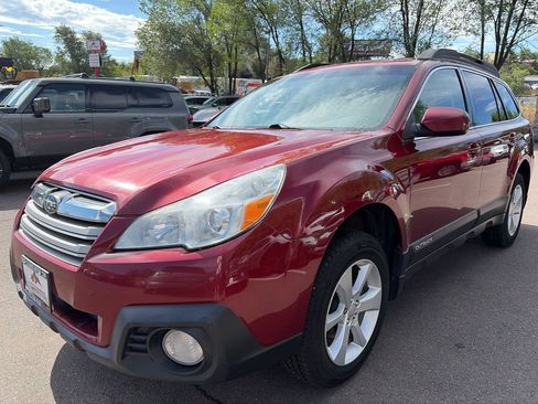 Used 2013 Subaru Outback 2.5i Premium AWD/4WD image 3
