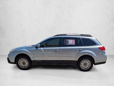 Used 2014 Subaru Outback 2.5i Limited w/ Moonroof Package AWD/4WD image 8