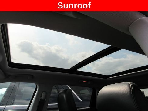 Used 2022 Jeep Compass Latitude w/ Sun and Sound Group AWD/4WD image 14