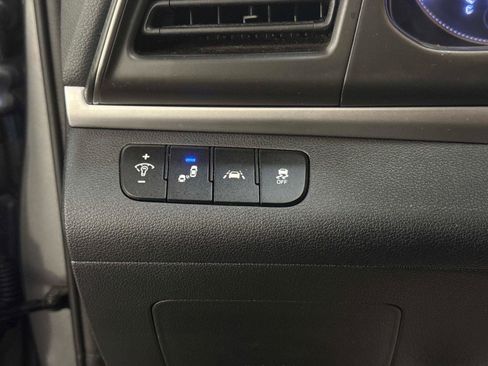 Used 2019 Hyundai Elantra SEL w/ Cargo Package image 29