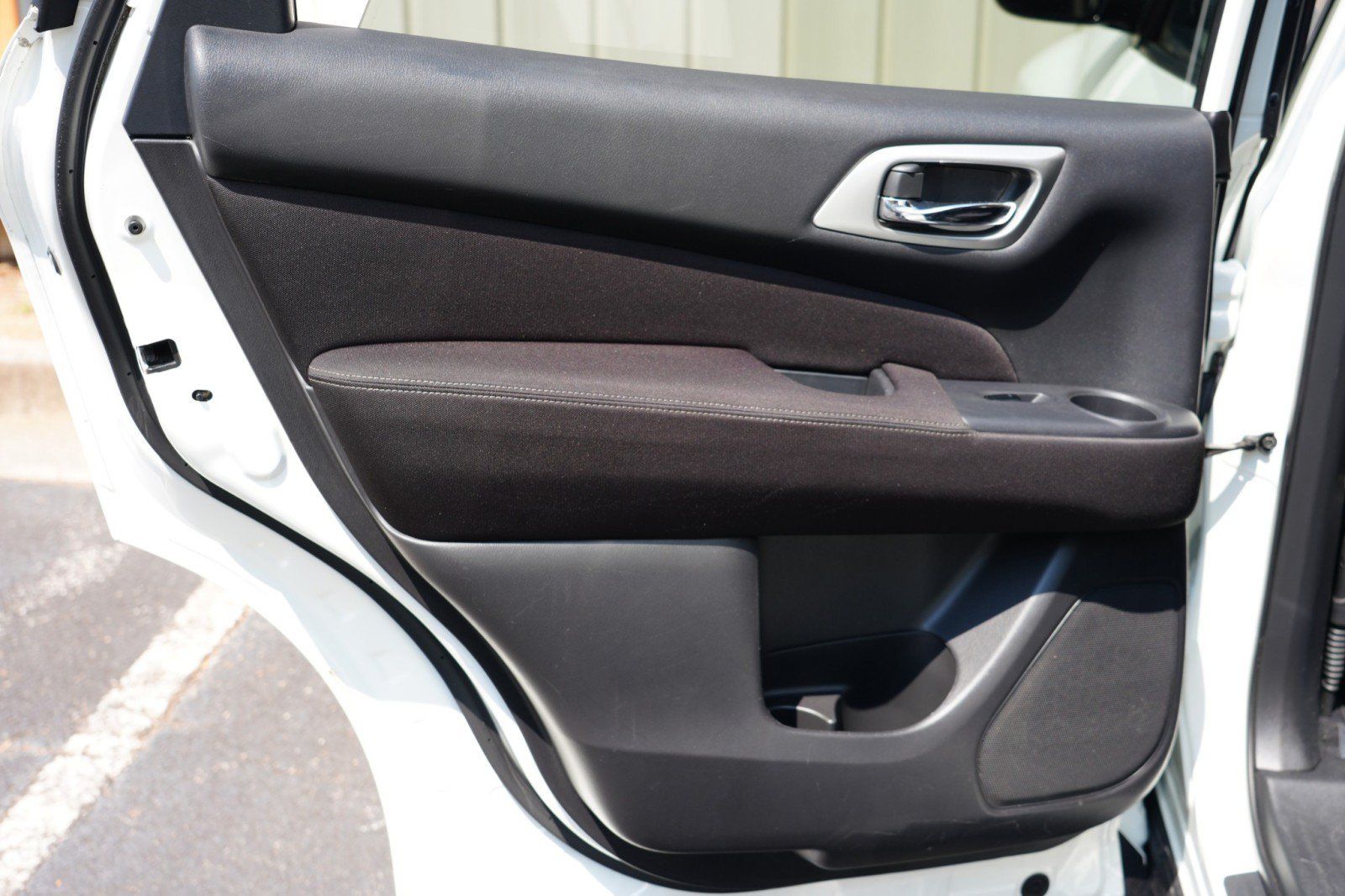 Used 2017 Nissan Pathfinder SV FWD image 39