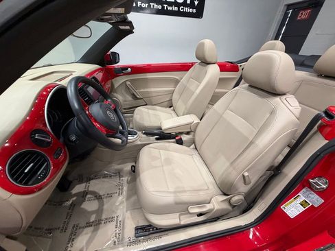Used 2015 Volkswagen Beetle 1.8T FWD image 28