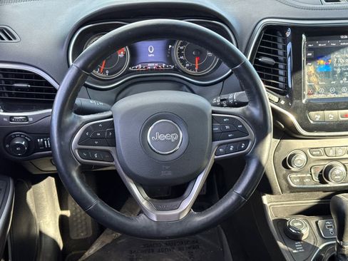 Used 2021 Jeep Cherokee Limited image 17