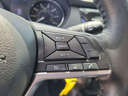 Used 2020 Nissan Rogue S FWD image 22