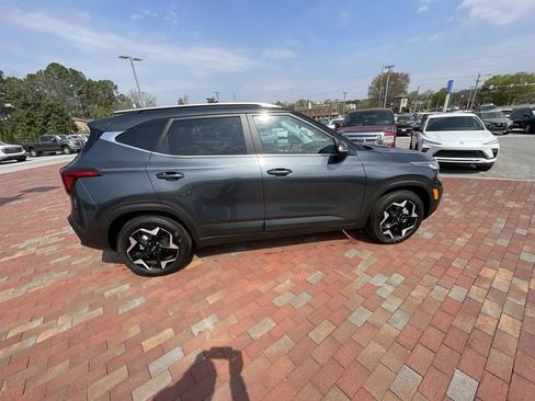 Used 2024 Kia Seltos EX FWD image 37