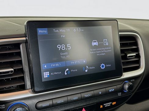 Used 2025 Hyundai Venue SEL FWD image 21