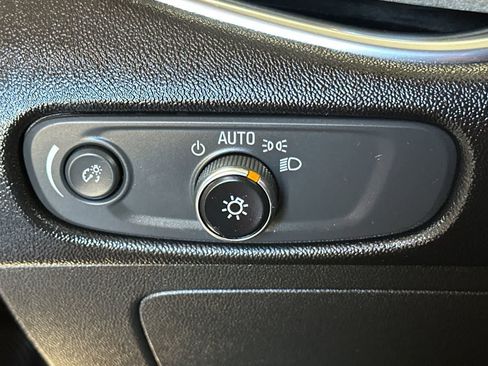 Used 2018 Chevrolet Malibu LT FWD image 30