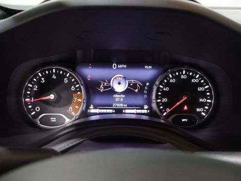 Used 2021 Jeep Renegade Latitude AWD/4WD image 38