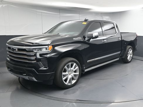 Used 2022 Chevrolet Silverado 1500 High Country w/ High Country Premium Package image 4