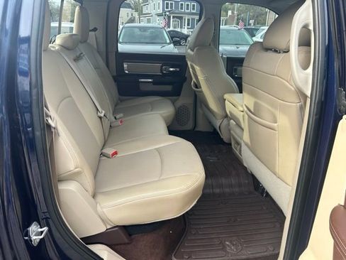 Used 2017 RAM 1500 Laramie w/ Convenience Group AWD/4WD image 19