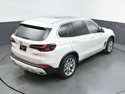 Certified 2024 BMW X5 xDrive40i w/ Premium Package AWD/4WD image 38