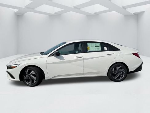 New 2025 Hyundai Elantra SEL image 8