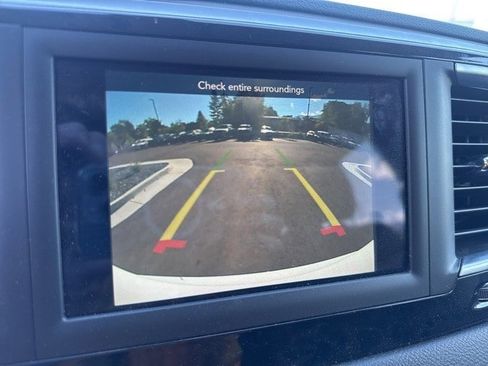 Used 2021 Chrysler Voyager L image 24