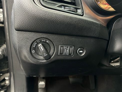 Used 2023 Dodge Challenger SXT w/ Blacktop Package image 29