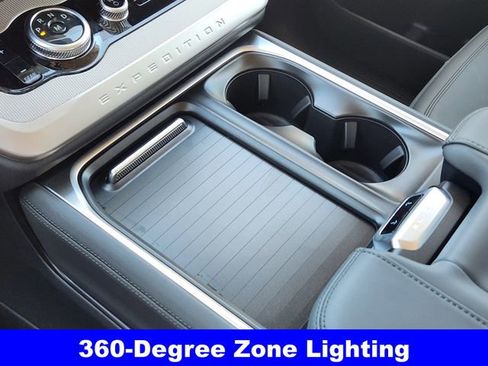 New 2026 Ford Expedition Active image 19