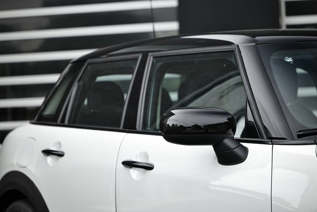 New 2026 MINI Cooper 4-Door Hardtop FWD image 3