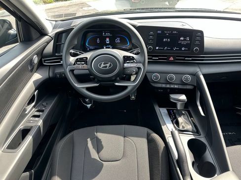 Certified 2026 Hyundai Elantra SE w/ Cargo Package FWD image 14