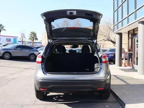 Used 2021 Nissan Rogue Sport S image 22