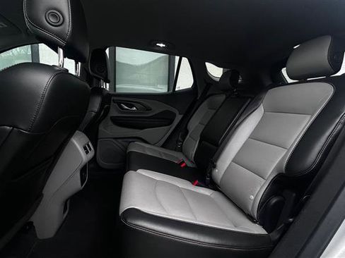 Used 2020 GMC Terrain SLT image 17