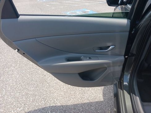 Used 2024 Hyundai Elantra SEL FWD image 14