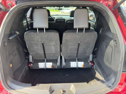 Used 2017 Ford Explorer XLT w/ Equipment Group 202A FWD image 26