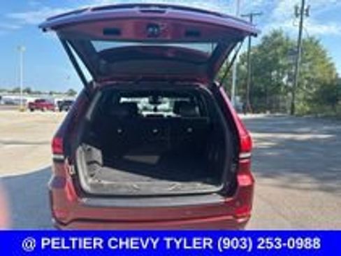 Used 2019 Jeep Grand Cherokee Altitude RWD image 8