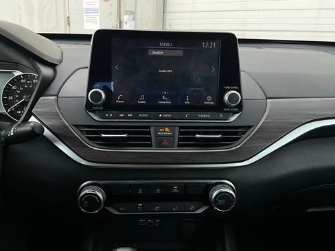 Used 2025 Nissan Altima 2.5 SV image 26