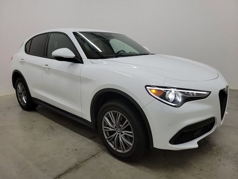 Used 2023 Alfa Romeo Stelvio Sprint image 4