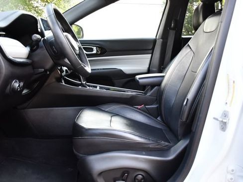 Used 2023 Jeep Compass Limited AWD/4WD image 14