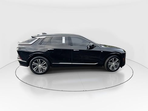 Used 2023 Cadillac Lyriq AWD image 9