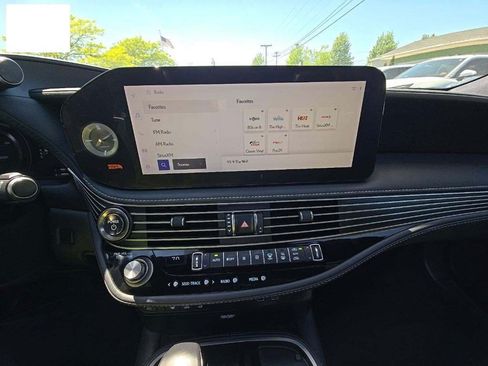 Used 2023 Lexus LS 500h AWD w/ Luxury Package image 11