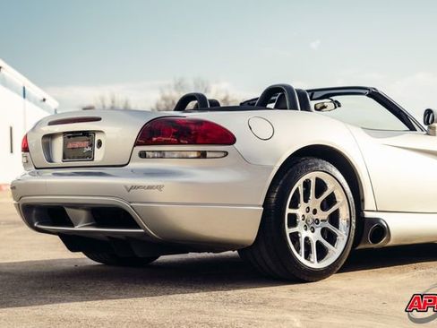 Used 2003 Dodge Viper SRT-10 image 61